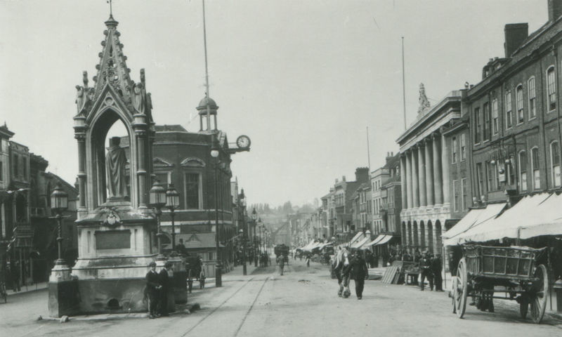 Old Maidstone High Street and Queen Victoria Monument - © Maidstone Museum local collection