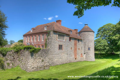 Westernhanger Castle
www.westenhangercastle.co.uk/gallery.html